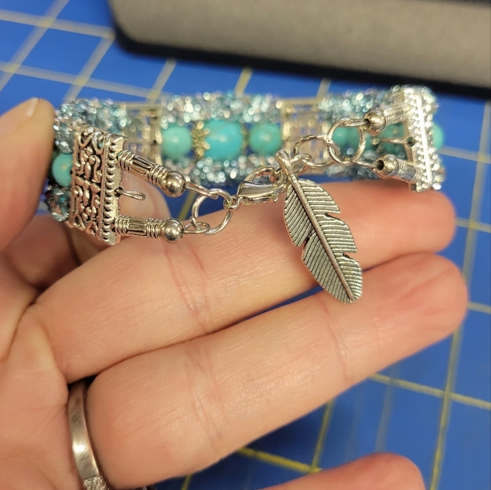 Turquoise Rhinestone & Silver Tone Beaded Bracelet Feather - Picture 3 of 9